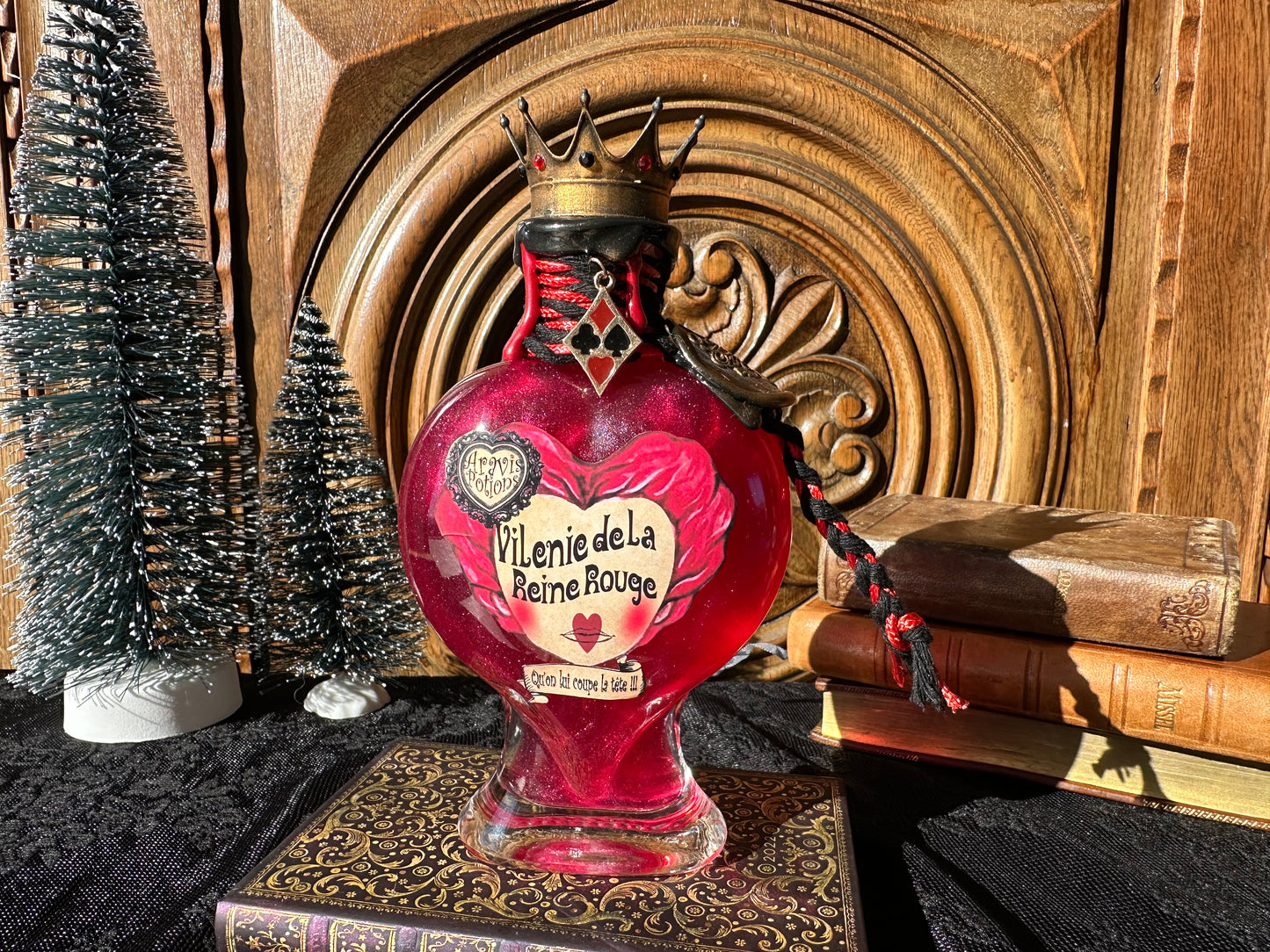 Vilénie de la Reine Rouge - Red queen’s Evil