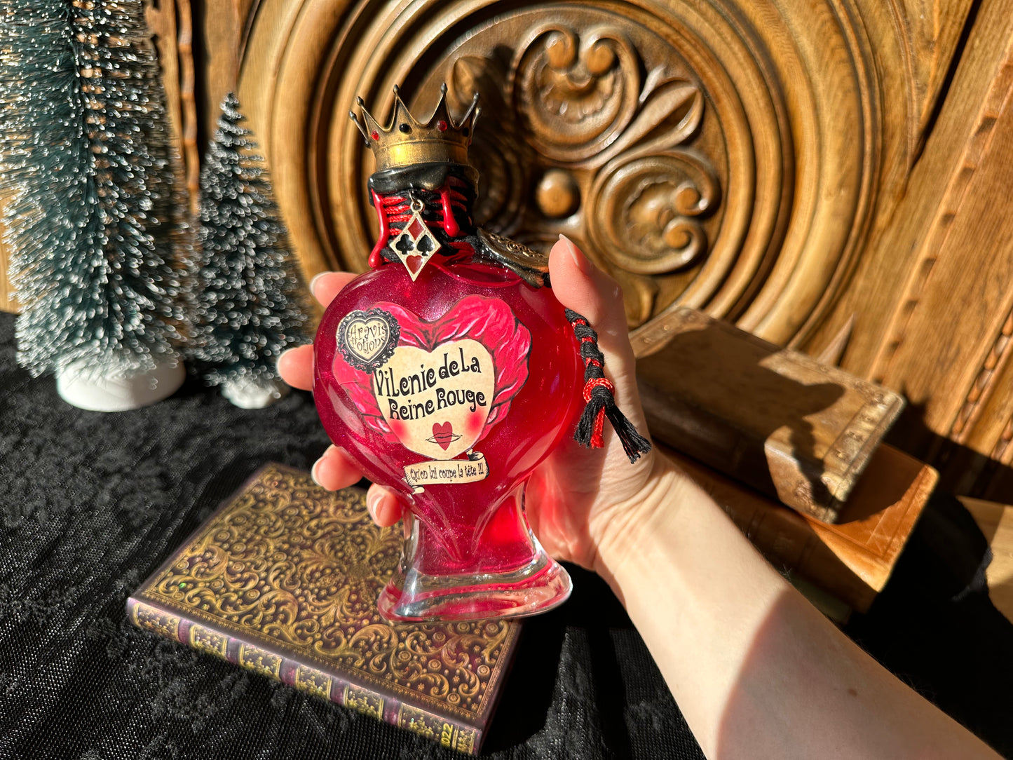 Vilénie de la Reine Rouge - Red queen’s Evil